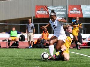 Janelle G. action photo