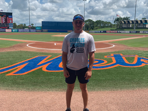 Elisandro Wolfe action photo