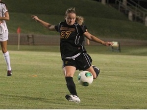 Aly Moon action photo