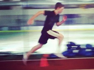 Monzavous  Rae Edwards action photo