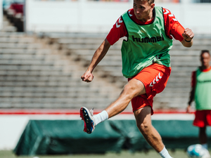 Beckett Howell action photo