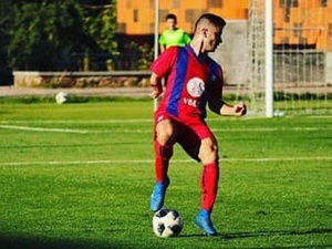 Garo B. action photo