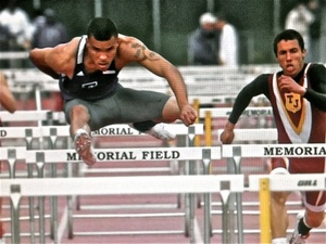 Robert Shelby action photo