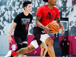 Kaung S. action photo