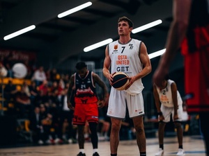 Ben Carlson action photo