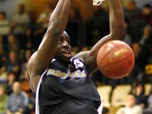 Hamidu R. action photo