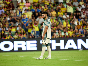 Andrew Gage G. action photo