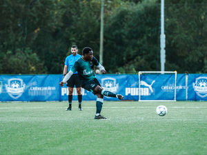 Edmundo R. action photo