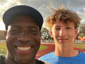 Mike Williams action photo