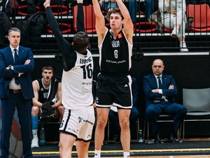 Ben Carlson action photo