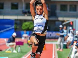 Simone C. action photo