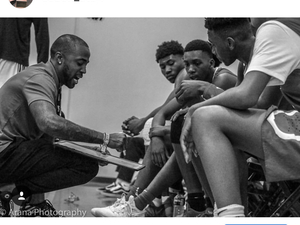 Donte Bowie action photo