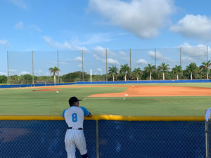 Elisandro Wolfe action photo