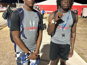 Mike Williams action photo