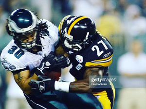 Anthony Smith action photo