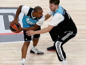 Dontaye Draper action photo