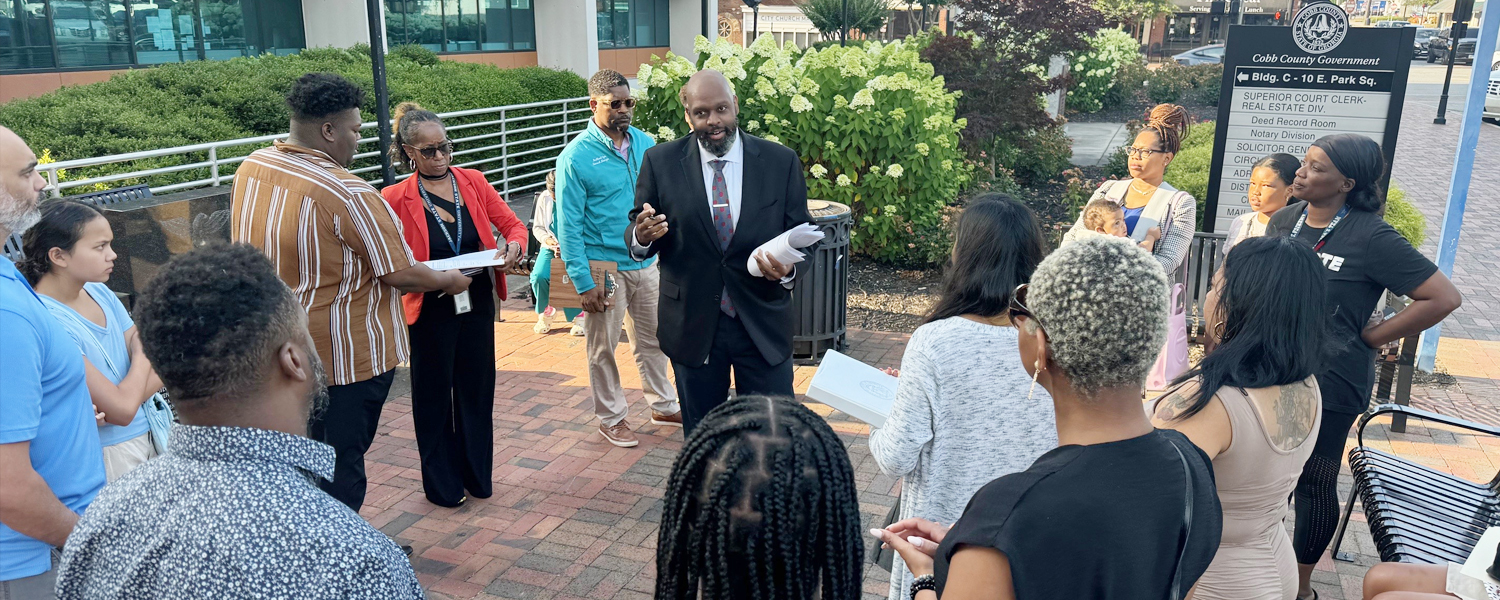 Mock Trial Students Arrive