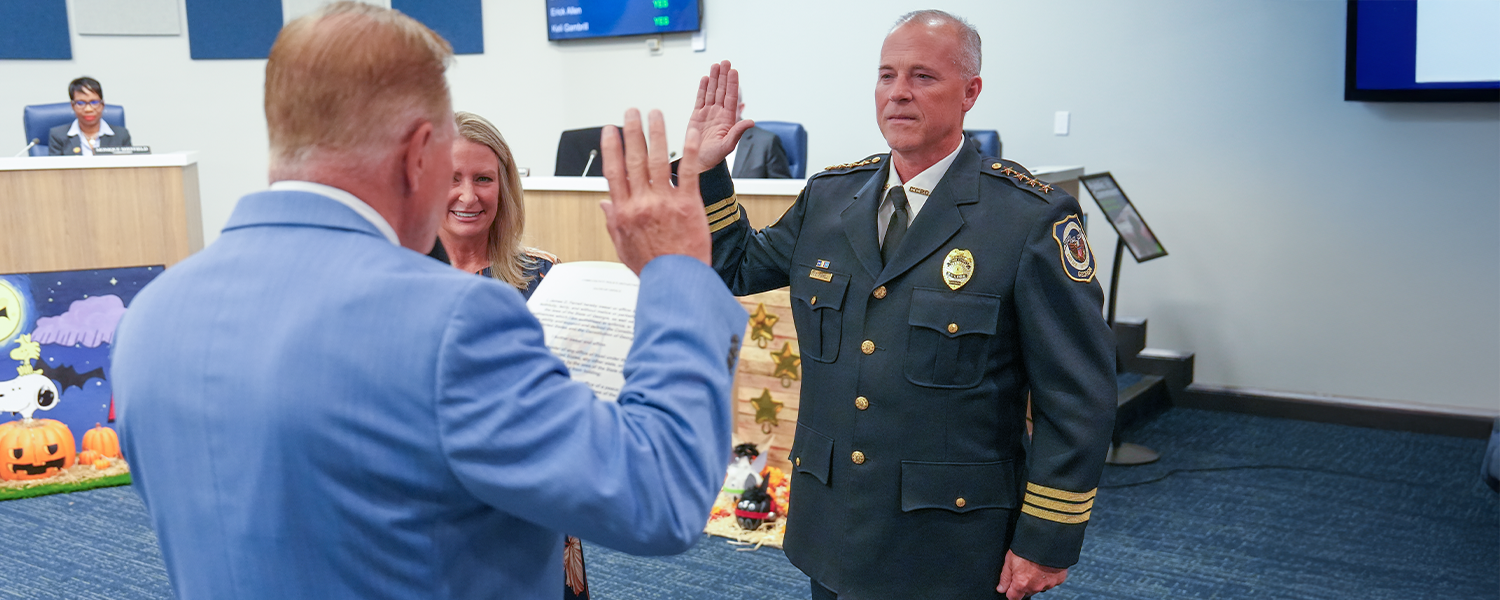picture of New Police Chief Being Sworn In