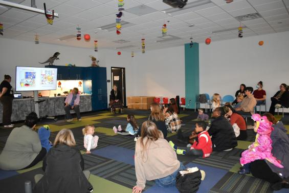 image of Rosemary Wells reading to children