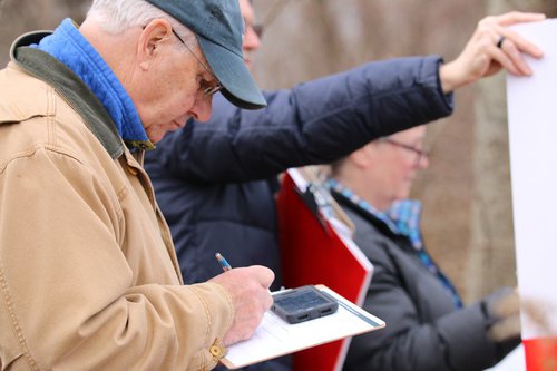 citizen scientist using Avenza Maps