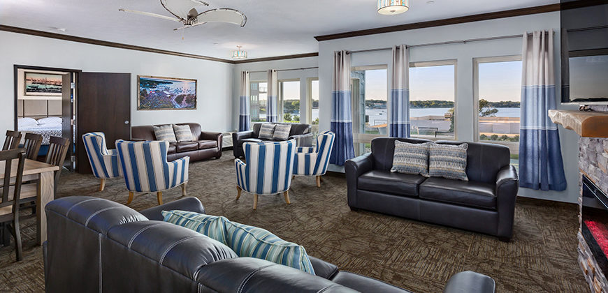 Large Living Area with multiple couches