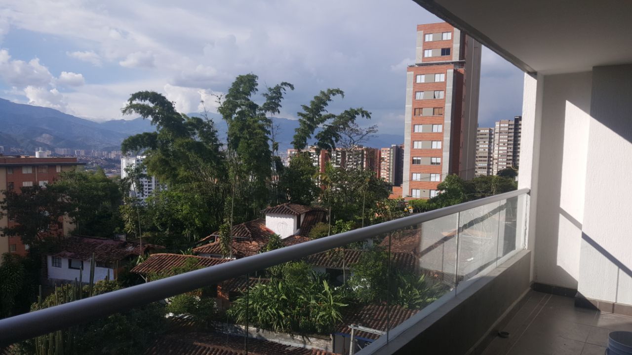 Apartamento en arriendo en EL ESMERALDAL, 84 m², 2 alcobas