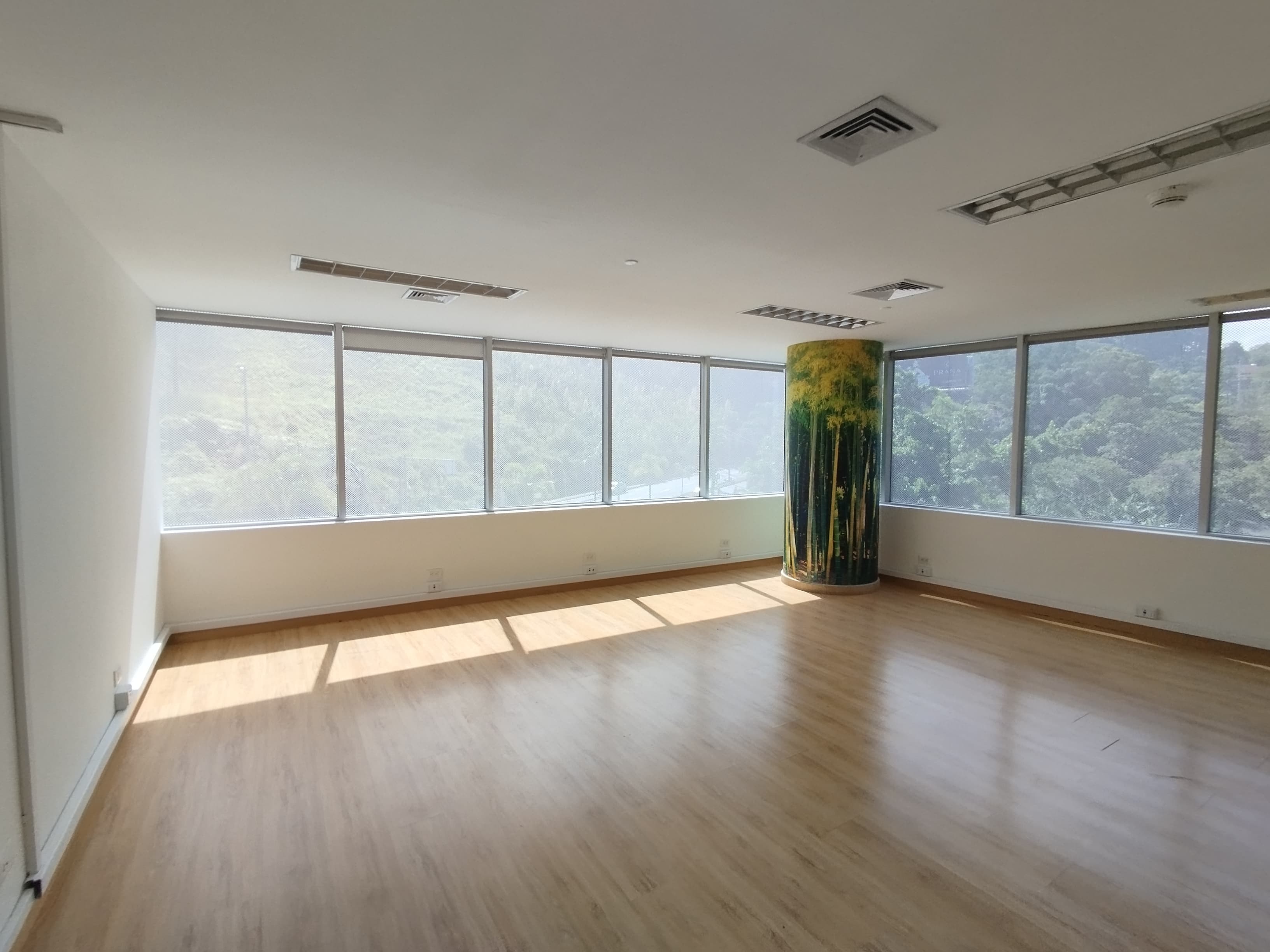 Oficina en arriendo en LOMA DEL INDIO, 48 m²