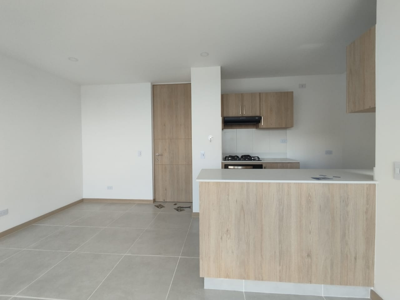 Apartamento en arriendo en LOS COLEGIOS, 75 m², 2 alcobas