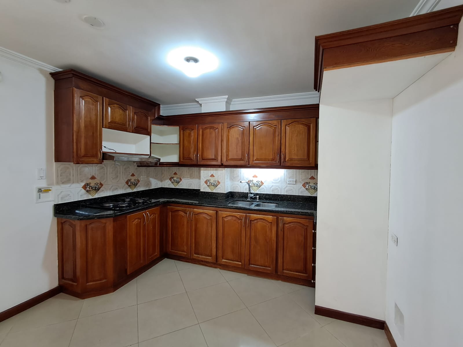 Casa en arriendo en SURAMERICA LA ESTRELLA, 170 m², 3 alcobas