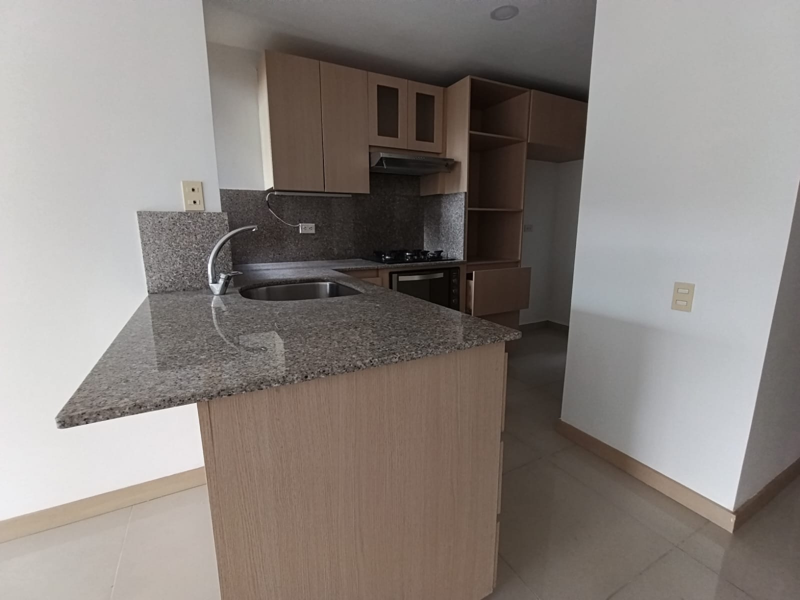 Apartamento en arriendo en LOMA DEL ESCOBERO ENVIGADO, 66 m², 2 alcobas
