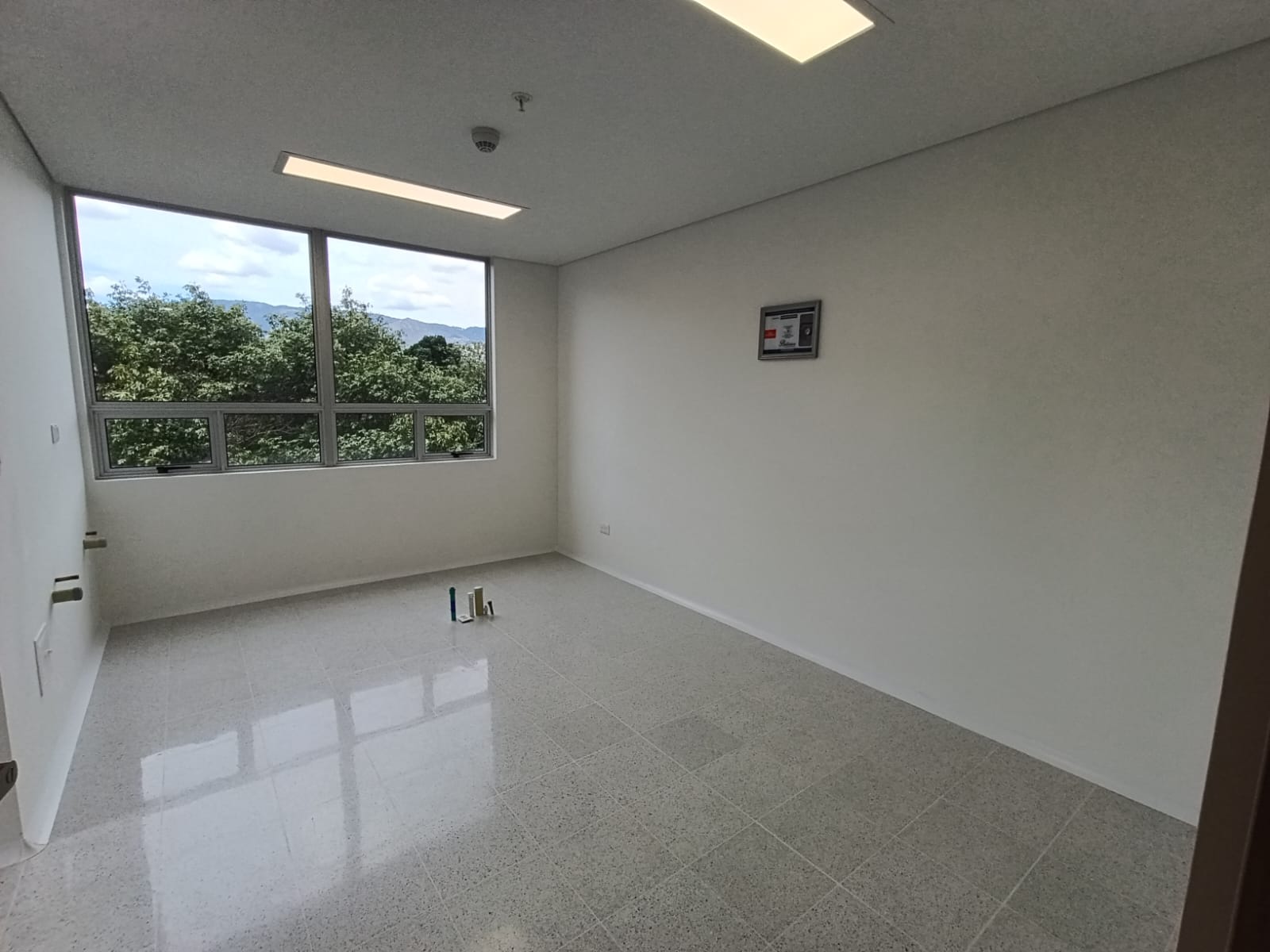 Consultorio en arriendo en LAURELES MEDELLIN, 29 m²
