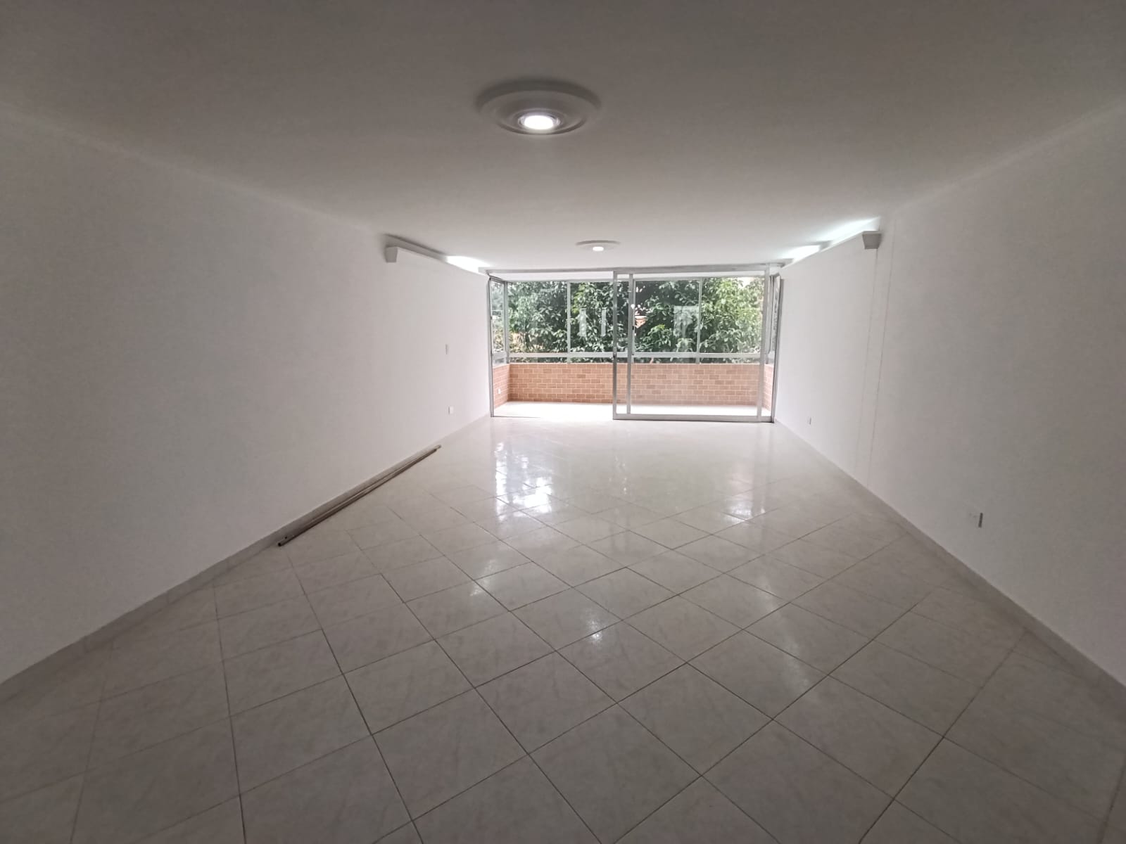 Apartamento en arriendo en LAURELES MEDELLIN, 168 m², 3 alcobas