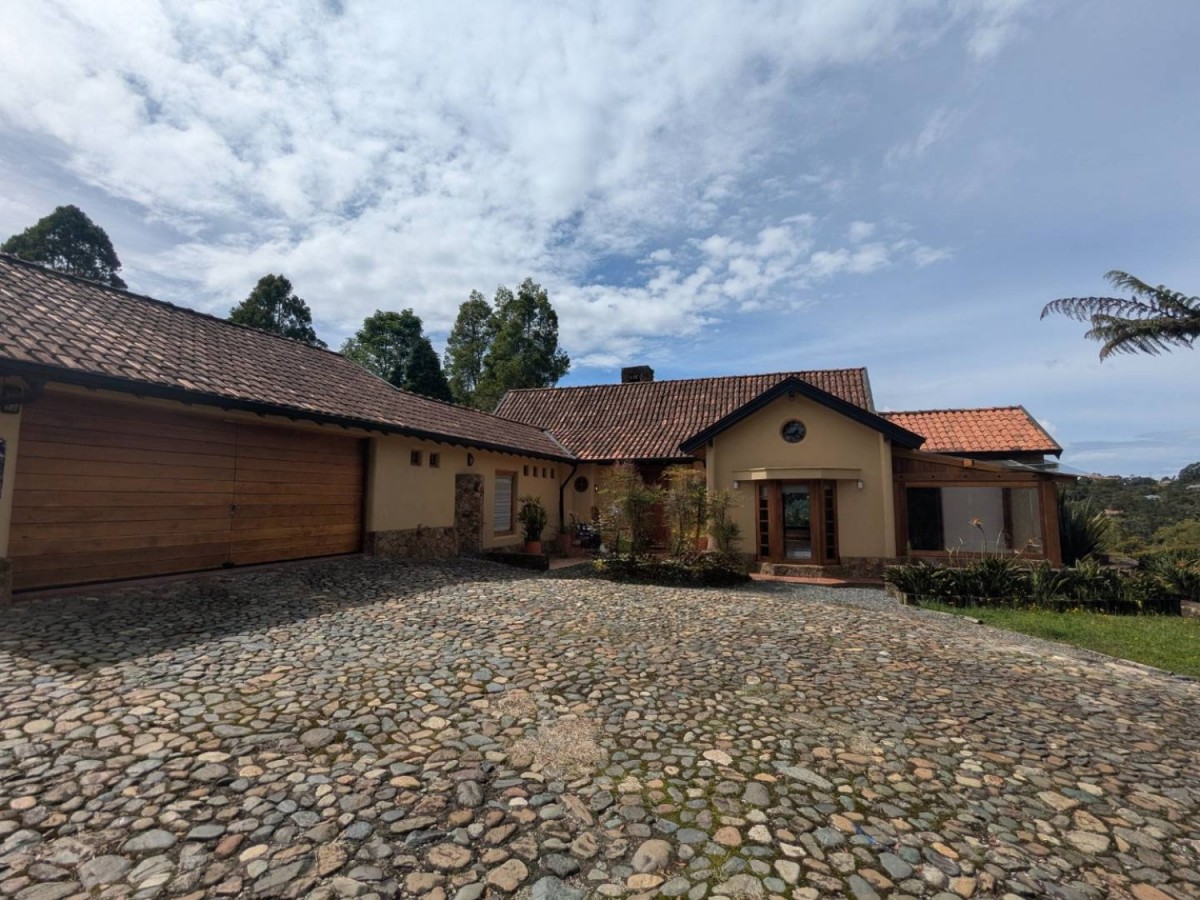 Casa Campestre en arriendo en ALTO DE PALMAS, 350 m², 3 alcobas