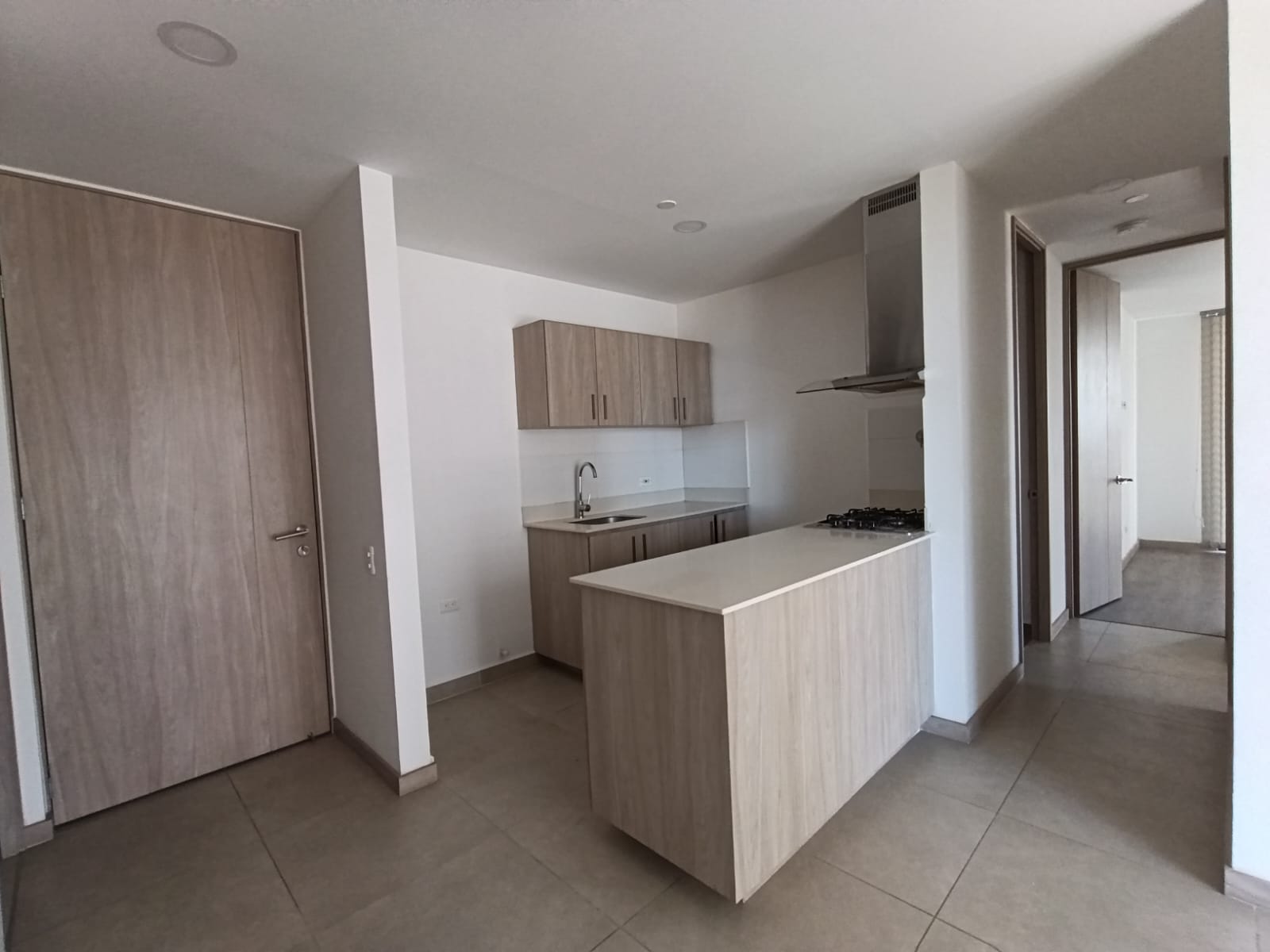 Apartamento en arriendo en LOS COLEGIOS, 81 m², 2 alcobas