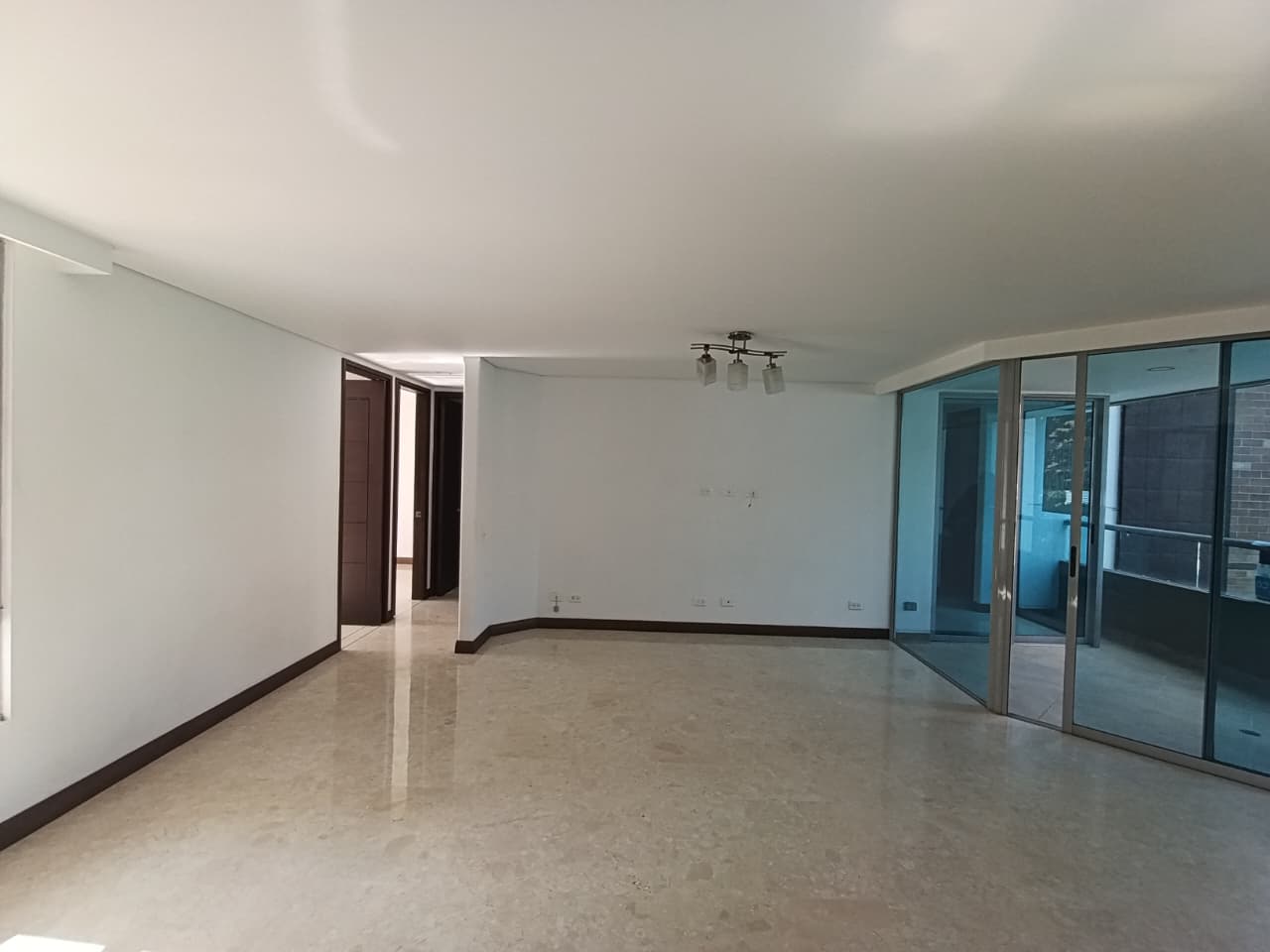 Apartamento en arriendo en LAURELES MEDELLIN, 110 m², 3 alcobas