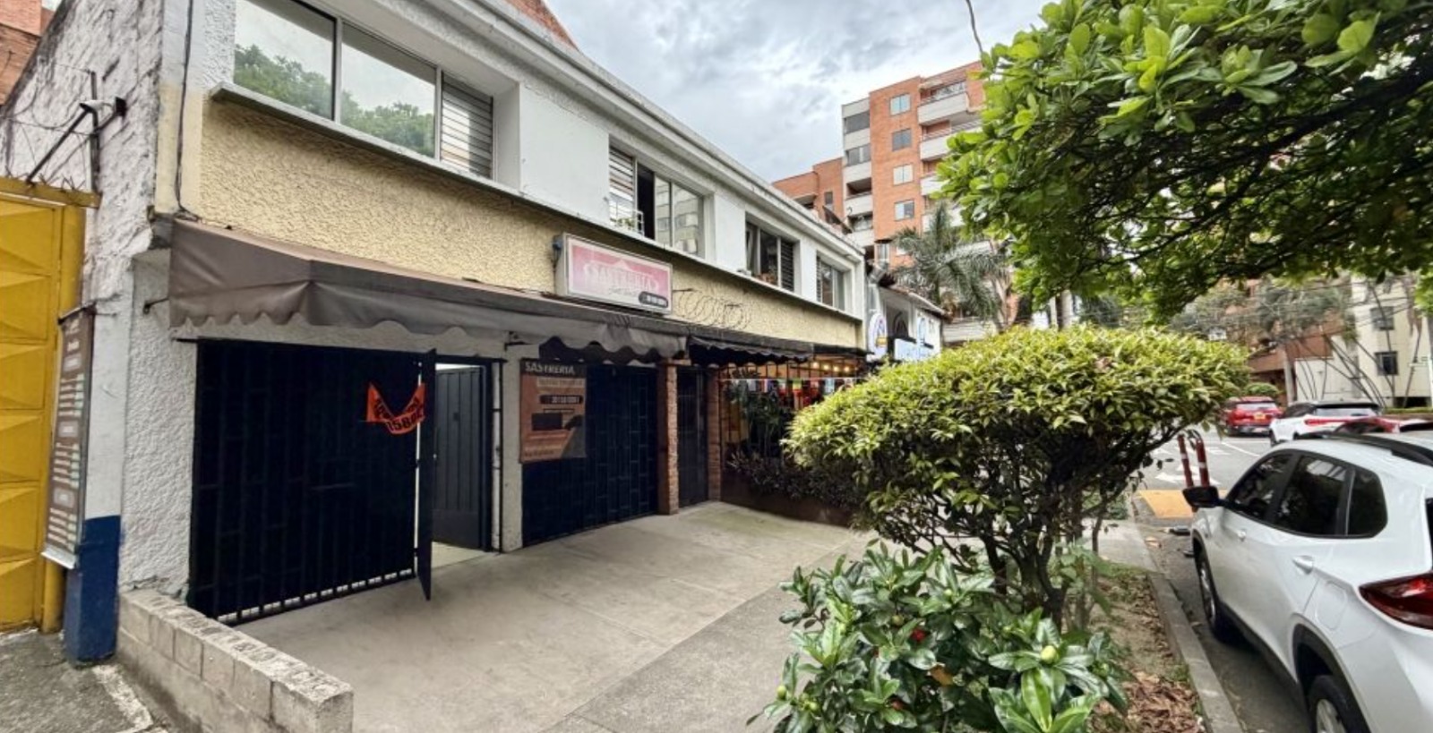 Local en arriendo en LAURELES MEDELLIN, 14 m²