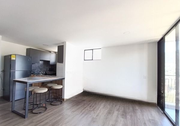 Apartamento en arriendo en LAS CASITAS ENVIGADO, 74 m², 2 alcobas