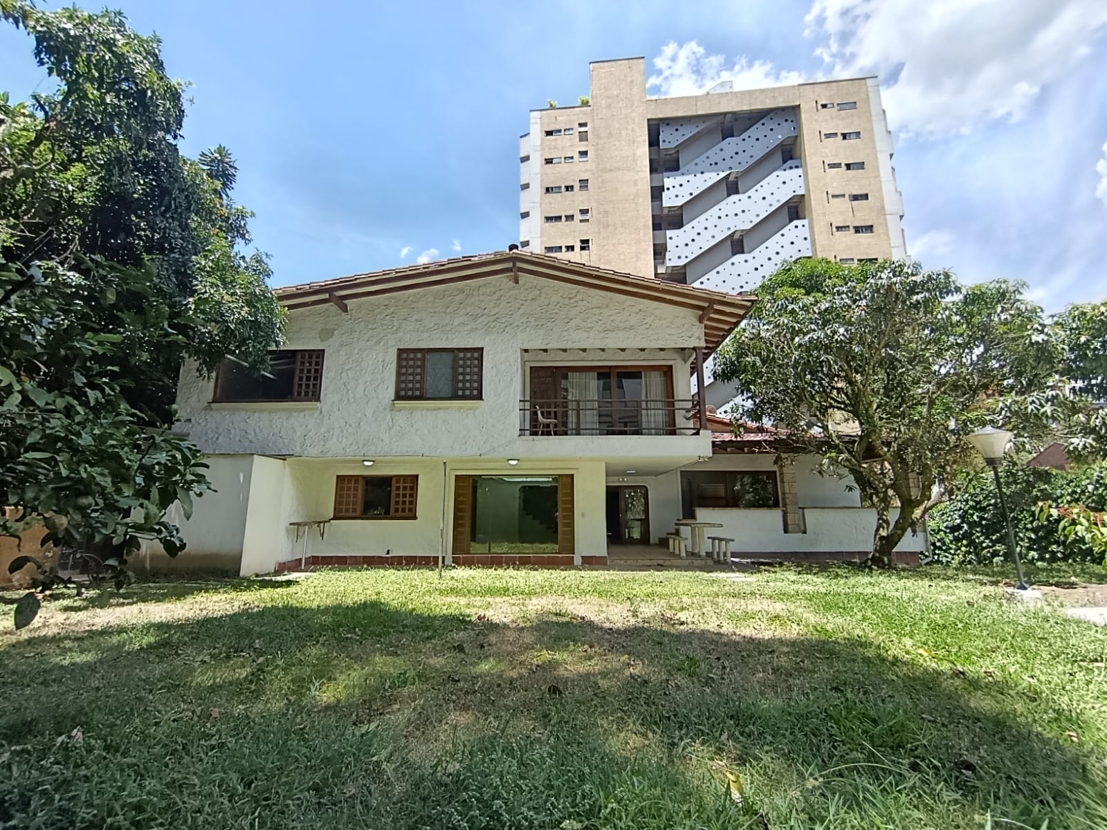 Casa Campestre en arriendo en PROVENZA, 1000 m², 9 alcobas