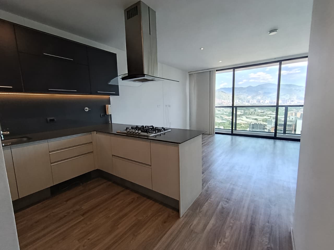 Apartamento en arriendo en LOS BALSOS, 77 m², 1 alcoba