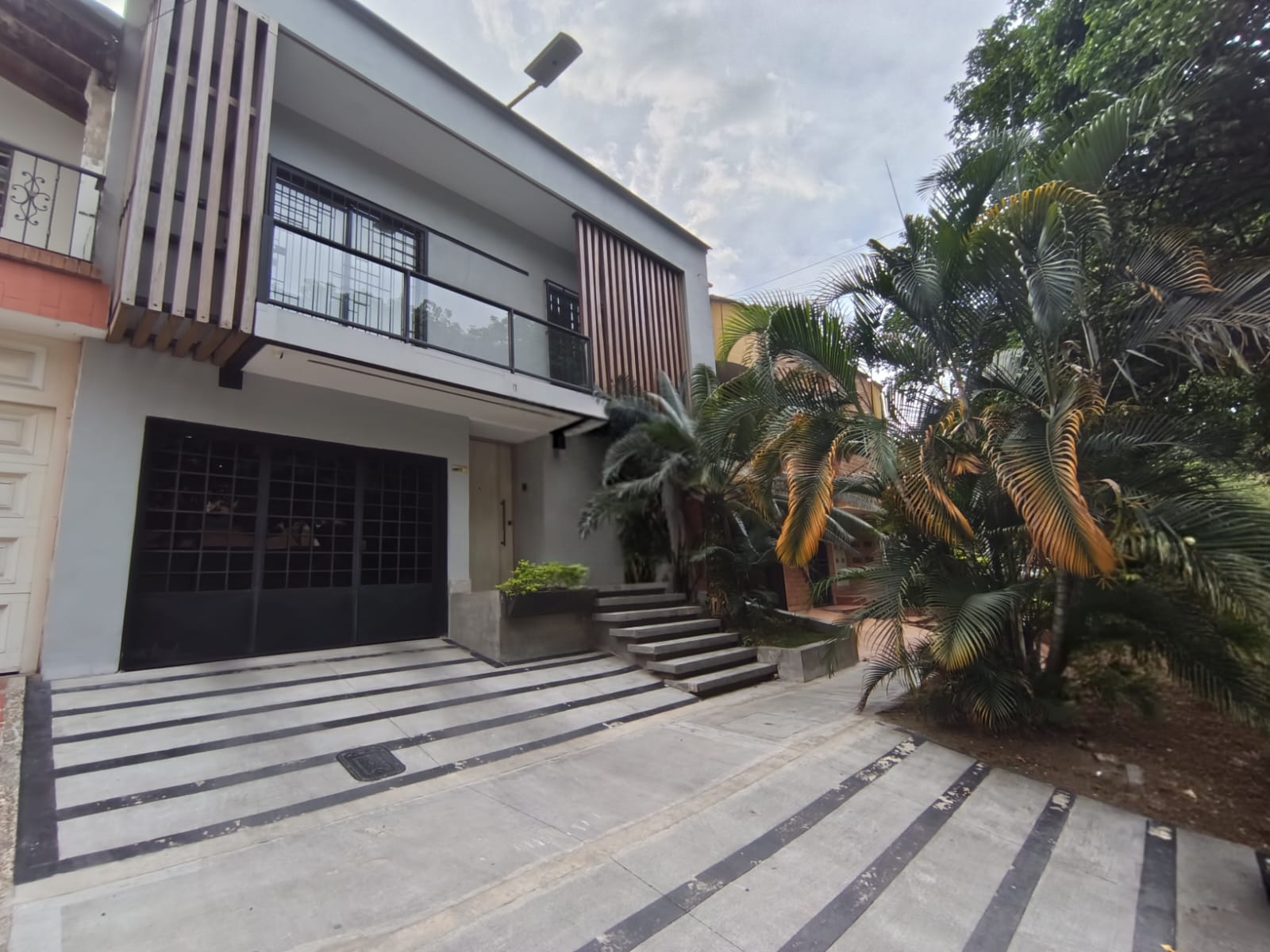 Casa Comercial en arriendo en LA CASTELLANA, 330 m², 4 alcobas
