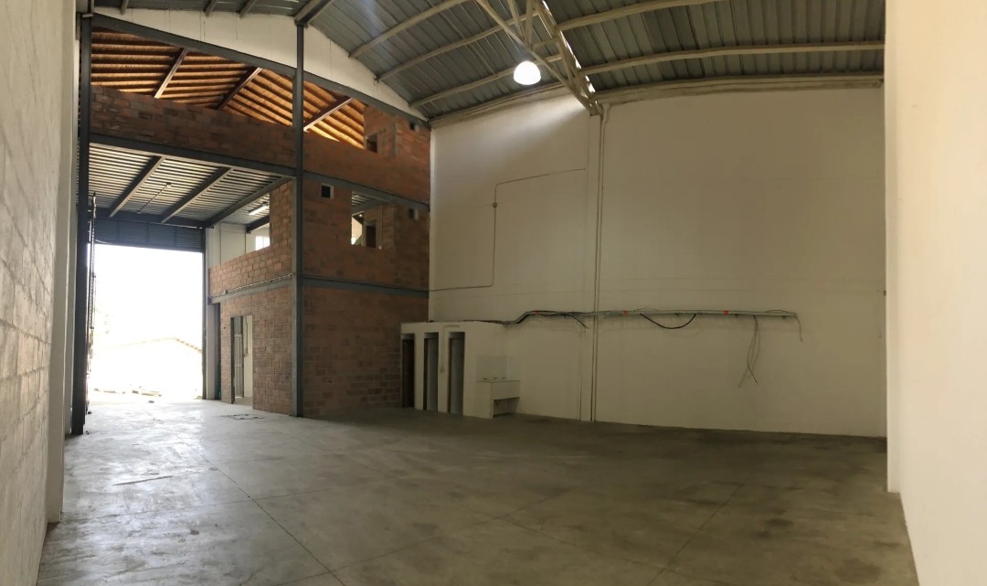Bodega en arriendo en SIERRA MORENA, 323 m²