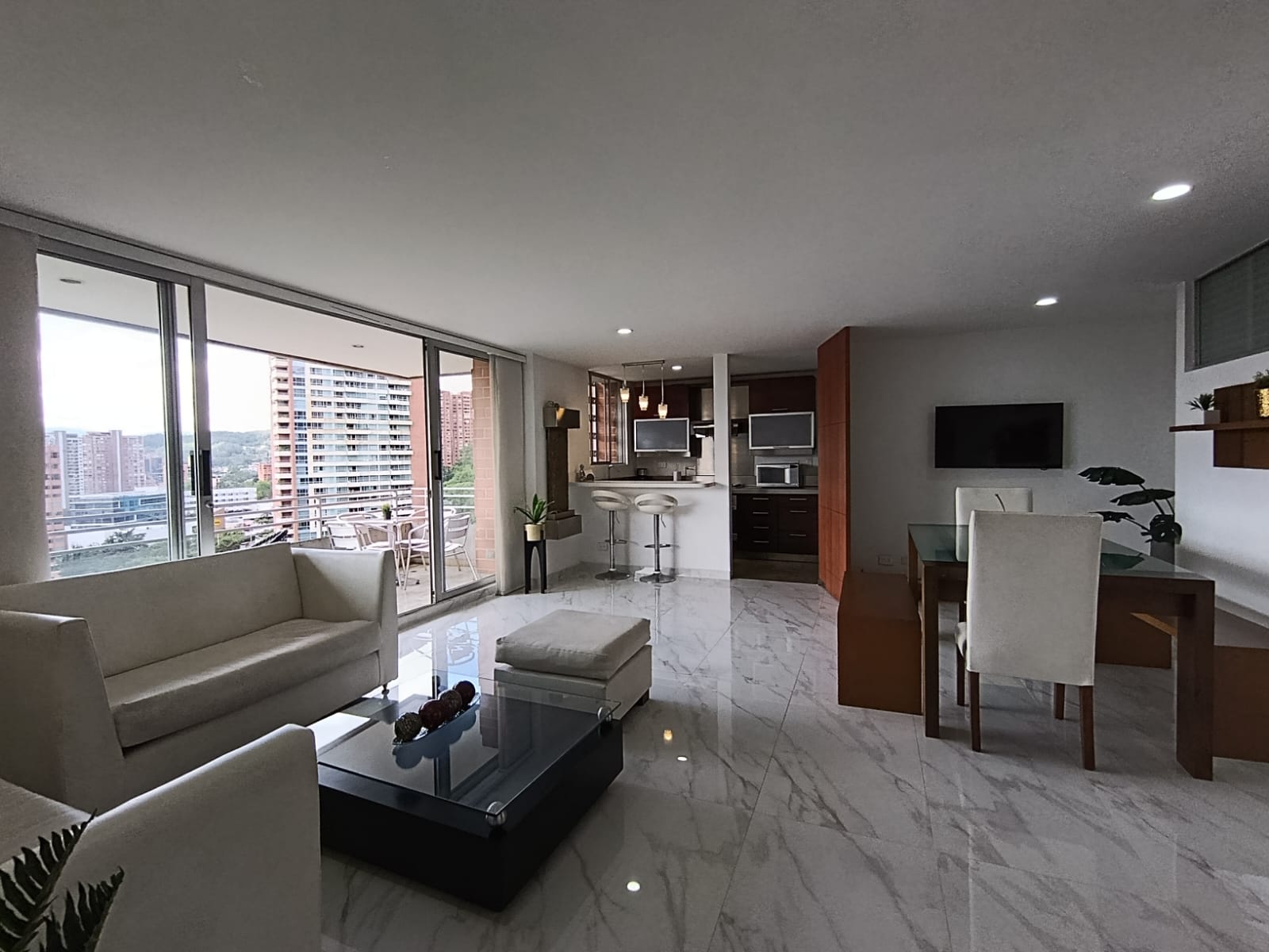 Apartamento en arriendo en EL TESORO, 117 m², 2 alcobas