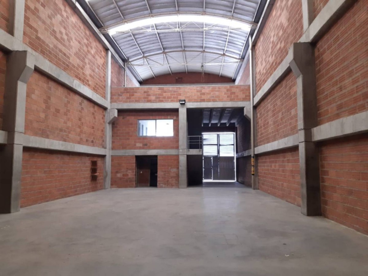 Bodega en arriendo en LOS NARANJOS ITAGUI, 480 m²