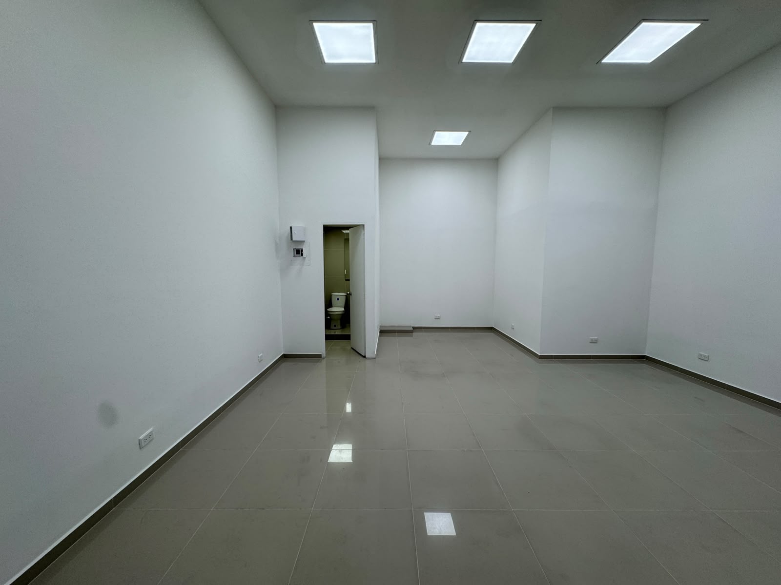 Oficina en arriendo en EL POBLADO, 41 m²