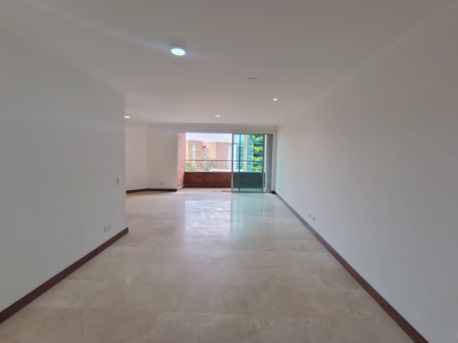 Apartamento en arriendo en LAURELES MEDELLIN, 115 m², 3 alcobas