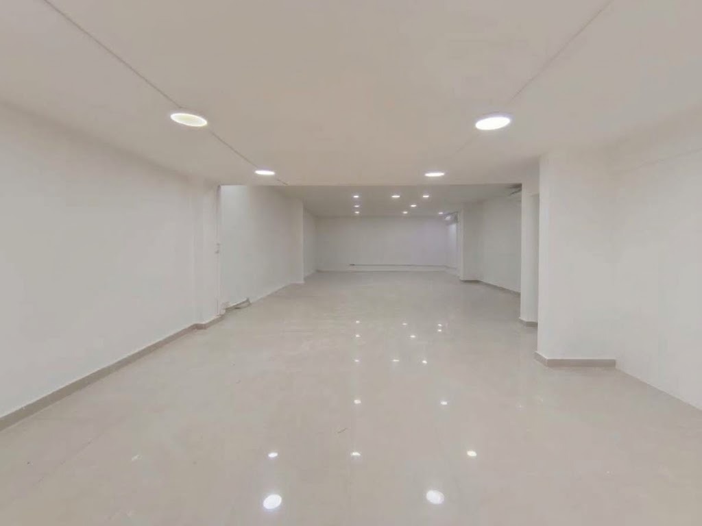 Local en arriendo en BELEN MALIBU, 220 m²