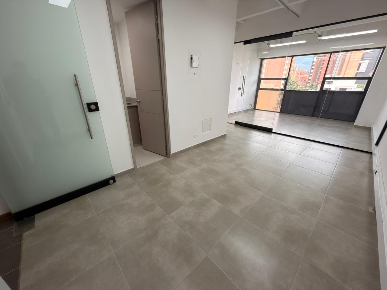Oficina en arriendo en EL NOGAL  LOS ALMENDROS, 36 m²
