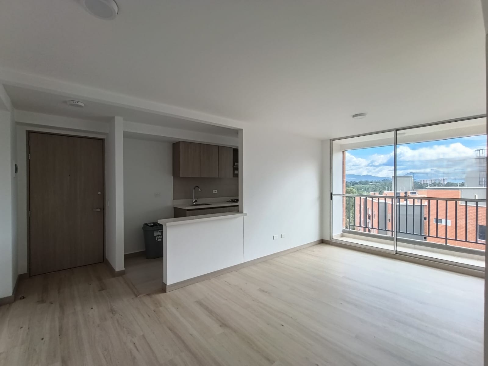 Apartamento en arriendo en LOS COLEGIOS, 73 m², 3 alcobas