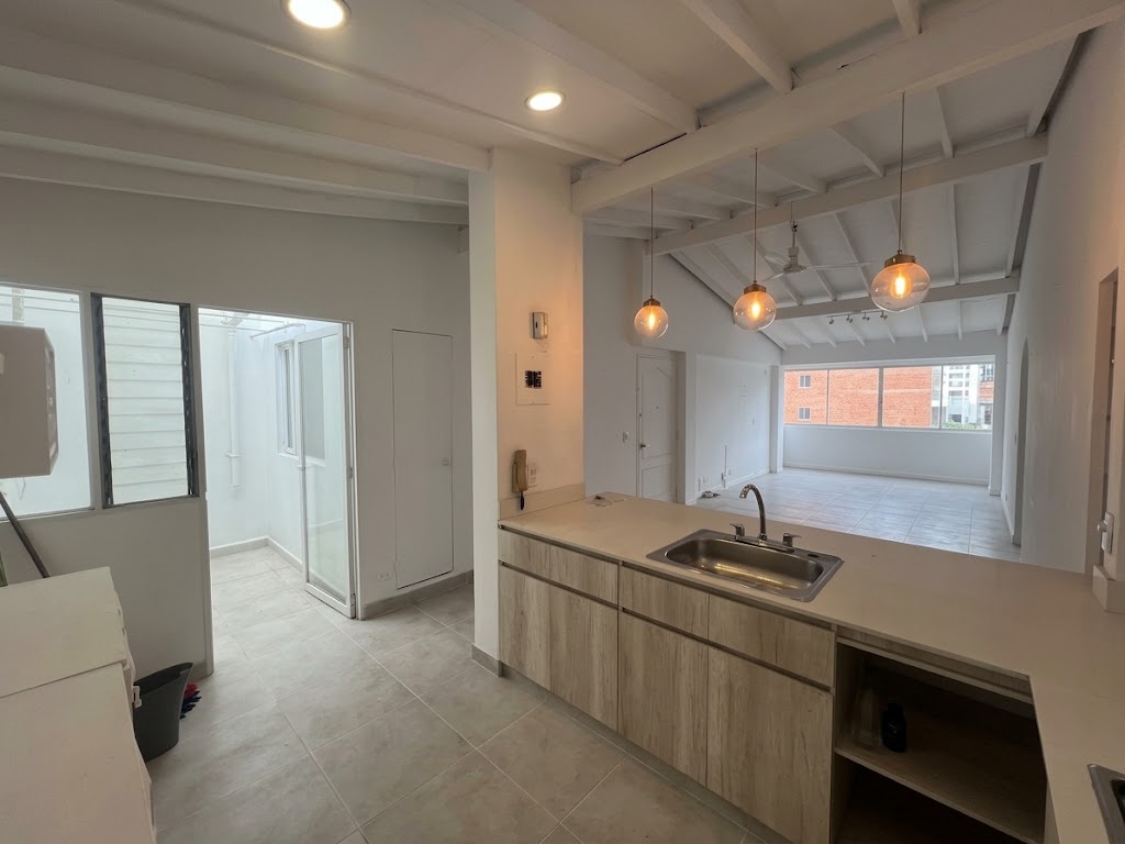 Apartamento en arriendo en LAURELES MEDELLIN, 92 m², 3 alcobas