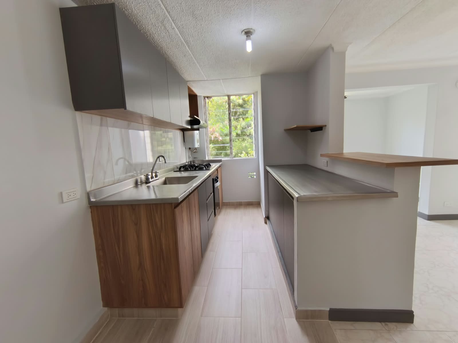 Aparta Suite en arriendo en ALMERIA, 90 m², 3 alcobas